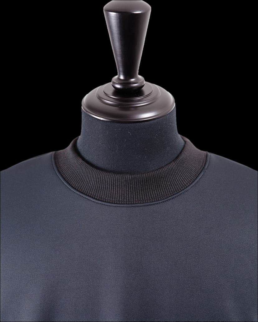 tkio double knit crewneck neck detail (black)